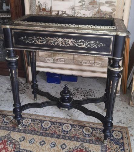 JARDINIERE NAPOLEON III EN BOIS , BRONZE, INCRUSTATION NACRE