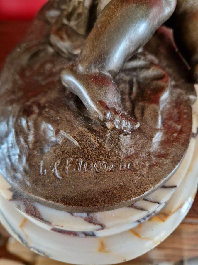 PENDULE ANGE EN REGULE SIGNEE L.F MOREAU