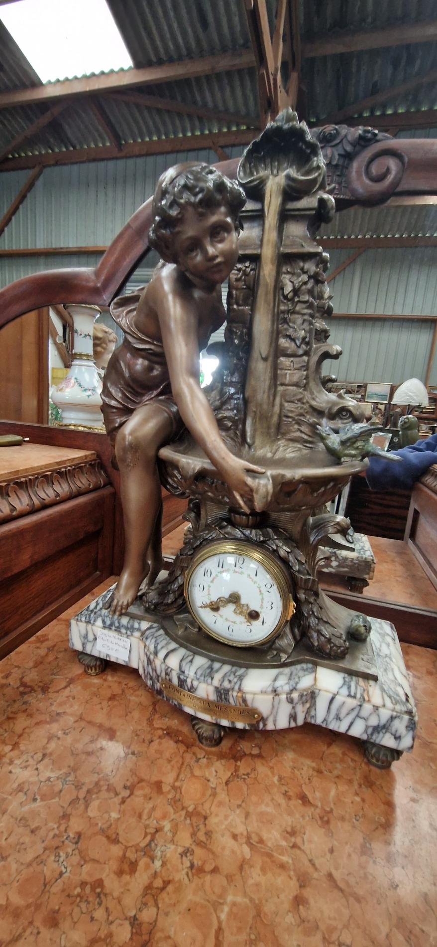 Pendule par F. Moreau