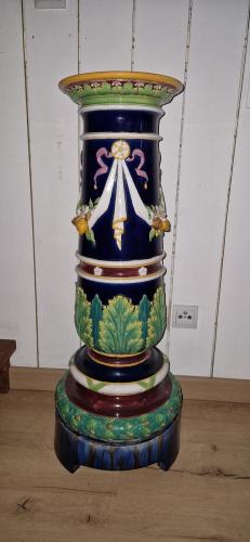 Pied d'estale, colonne majolique Minton